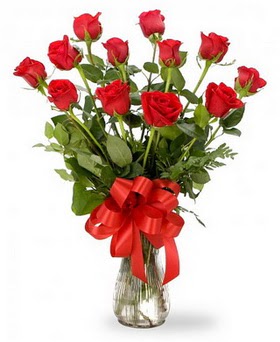  Gümüşhane cicekciler , cicek siparisi  12 adet kırmızı güllerden vazo tanzimi