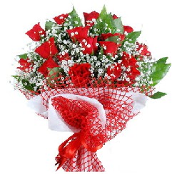 11 kırmızı gülden buket  Gümüşhane İnternetten çiçek siparişi 