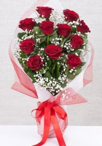 11 kırmızı gülden buket çiçeği  Gümüşhane İnternetten çiçek siparişi 