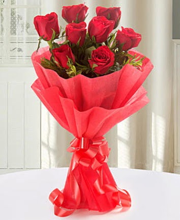 9 adet kırmızı gülden modern buket  Gümüşhane internetten çiçek satışı 