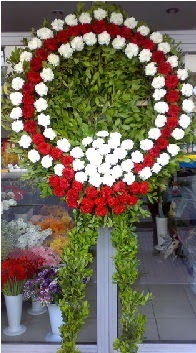 Cenaze çelenk çiçeği modeli  Gümüşhane çiçek gönderme sitemiz güvenlidir 